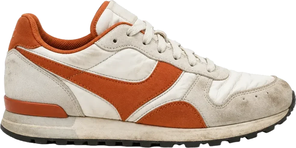 Preloved retro runner sneaker from Landa Bazaar