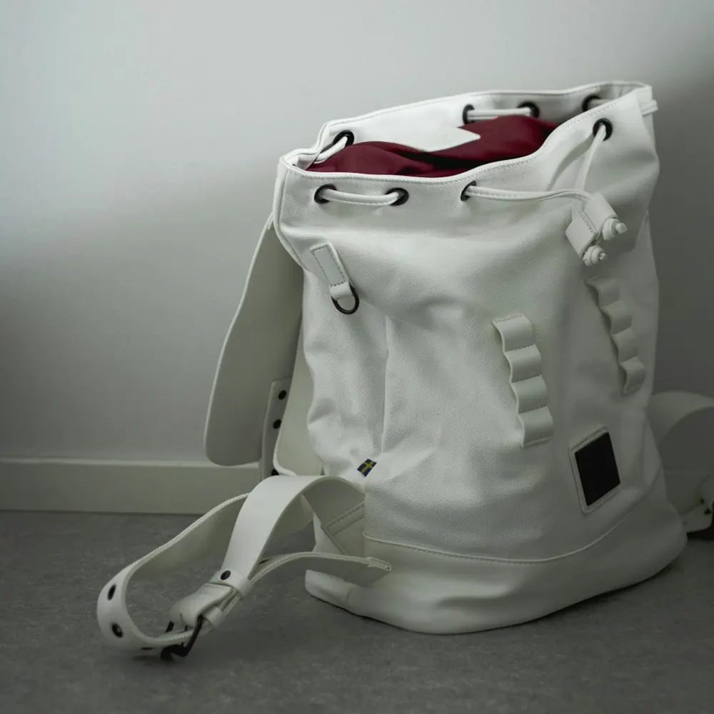 Preloved Nike Heritage Backpack White / Black — front view